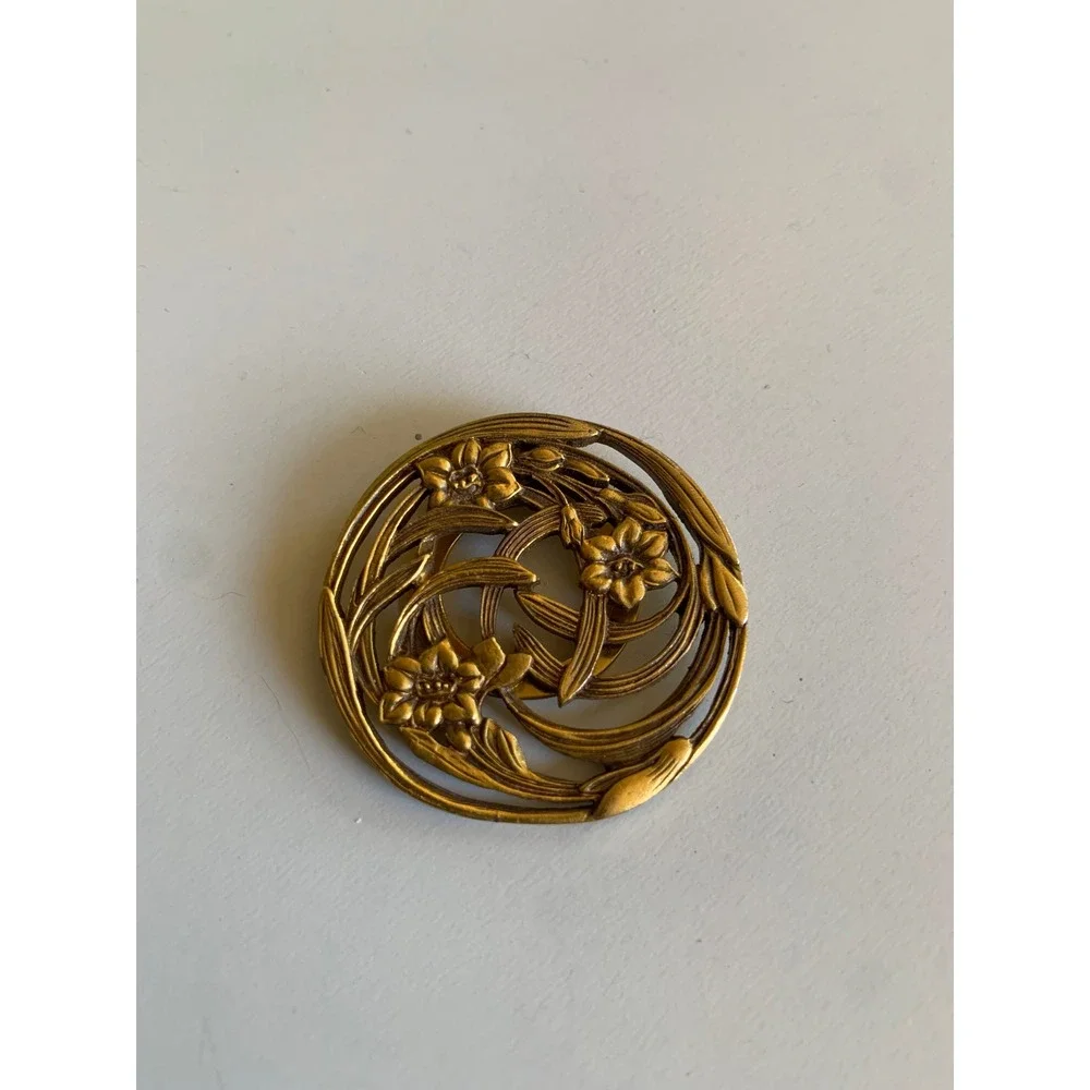 Vintage MFA Museum of Fine Arts Gold Tone Floral Scarf Clip Pin Brooch